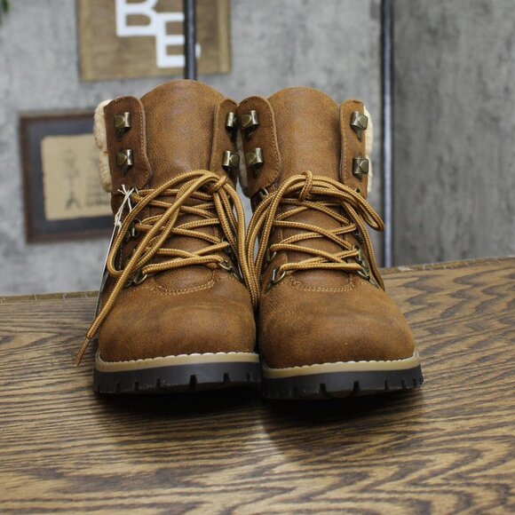 NWT Cliffs By White Mountain Pathfield Lace-up Hiker Style Bootie Light Brown 7W - Picture 6 of 9